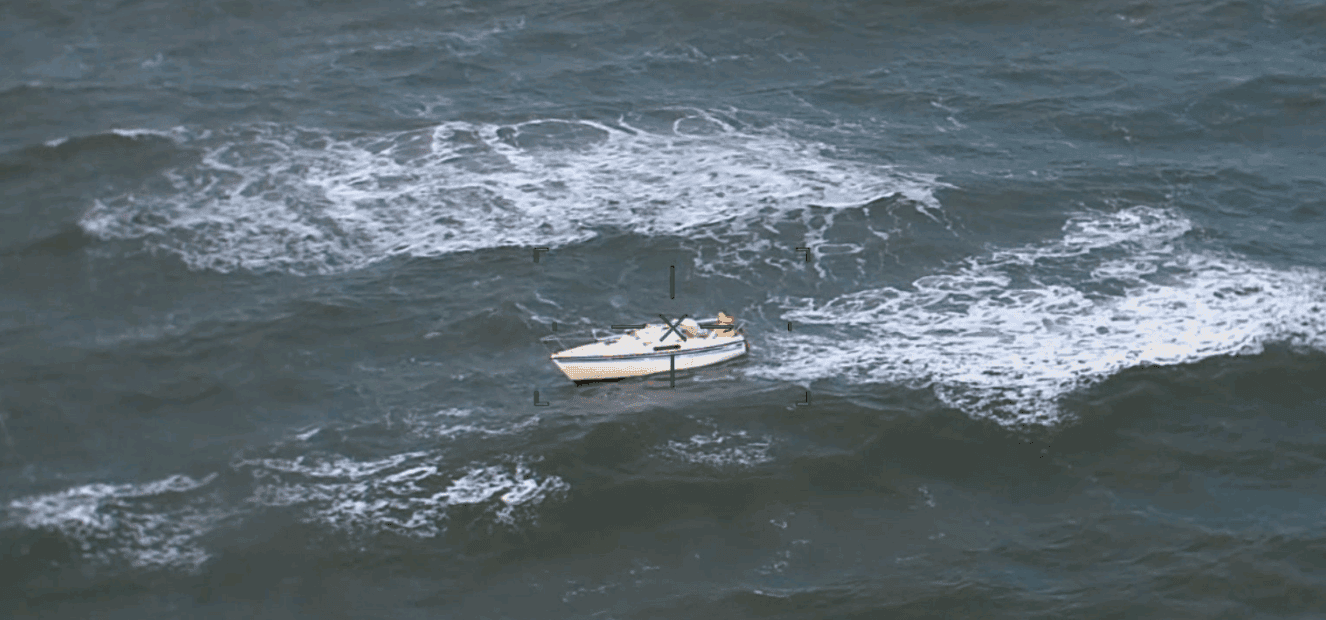 Zeilers op zee die vermist werden.