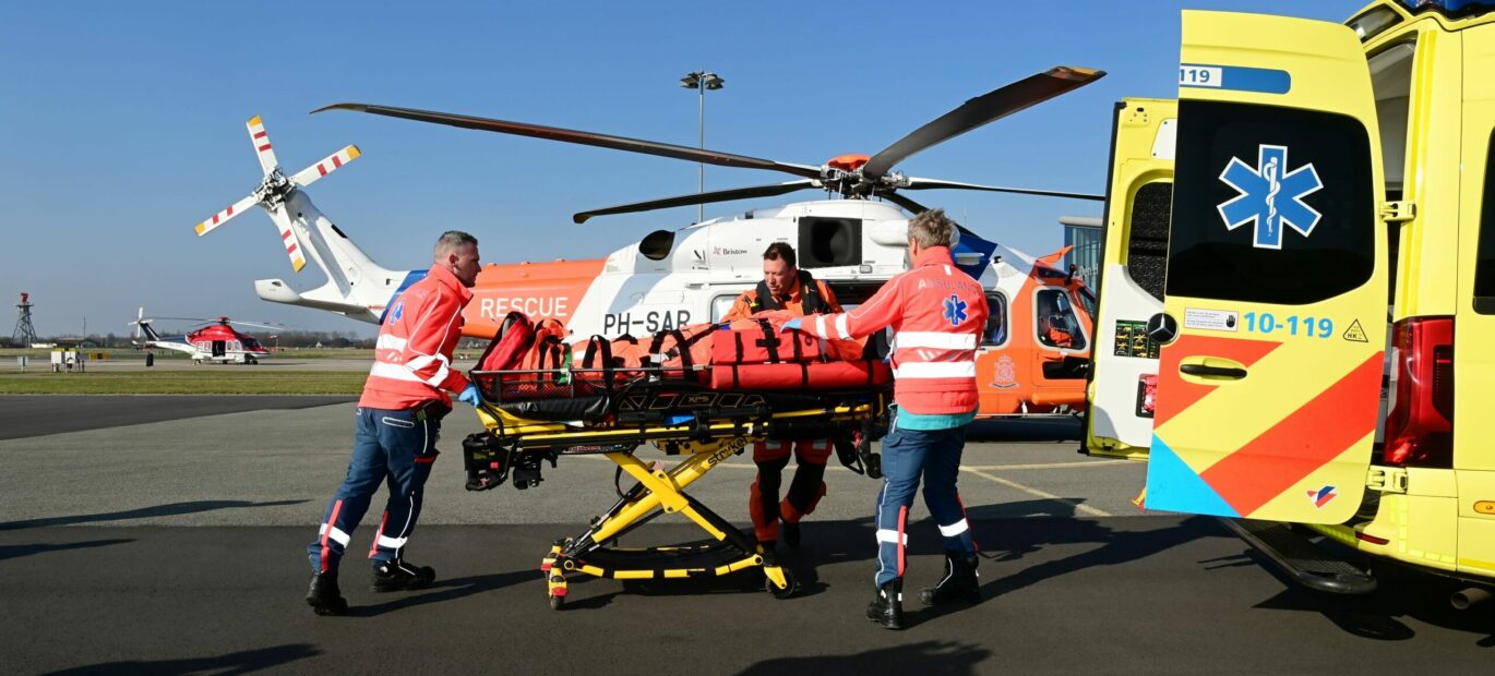 Kustwachthelikopter en ambulance