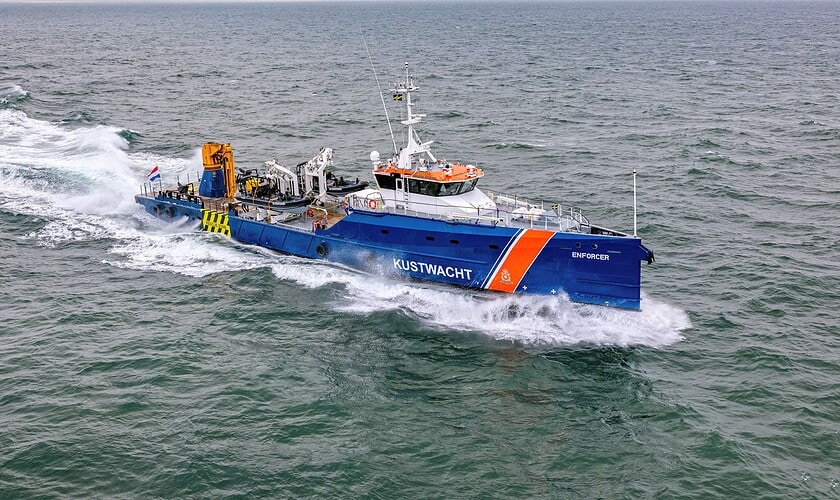 Enforcer vaart op de Noordzee